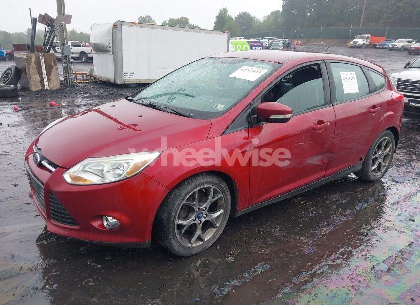 Photo 2 of 2014 Ford Focus SE (VIN 1FADP3K23EL319188)
