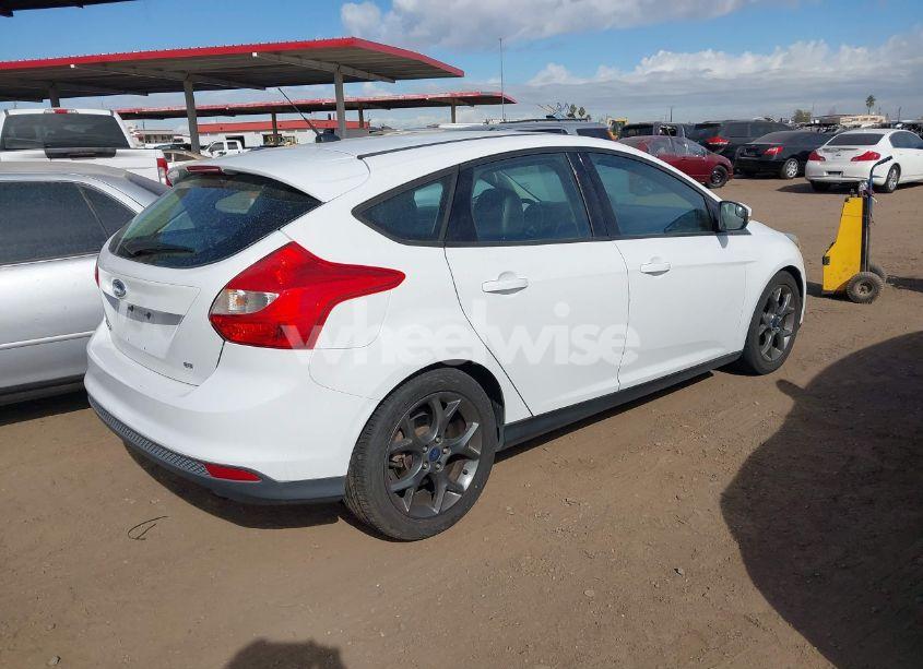Photo 4 of 2014 Ford Focus SE (VIN 1FADP3K23EL325525)