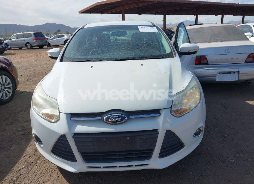Photo 6 of 2014 Ford Focus SE (VIN 1FADP3K23EL325525)