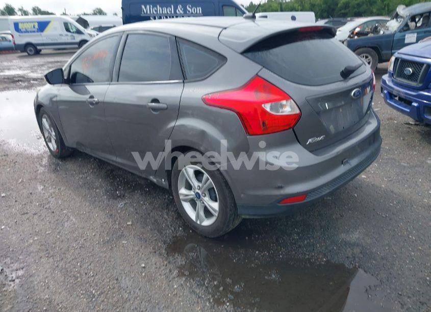 Photo 3 of 2014 Ford Focus SE (VIN 1FADP3K23EL361196)