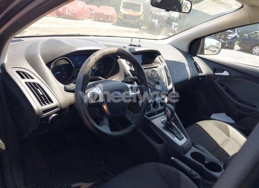 Photo 12 of 2014 Ford Focus SE (VIN 1FADP3K23EL409554)