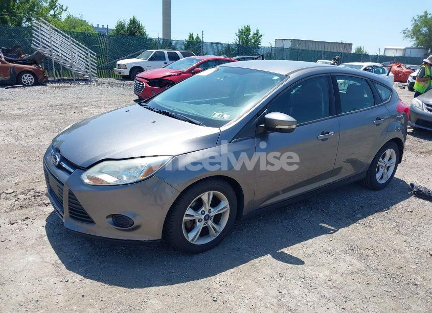 Photo 2 of 2014 Ford Focus SE (VIN 1FADP3K23EL409554)