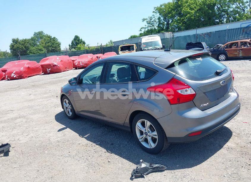Photo 3 of 2014 Ford Focus SE (VIN 1FADP3K23EL409554)