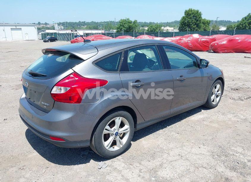Photo 4 of 2014 Ford Focus SE (VIN 1FADP3K23EL409554)