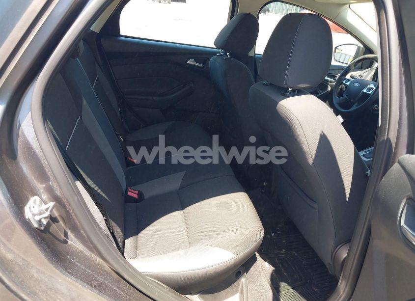 Photo 8 of 2014 Ford Focus SE (VIN 1FADP3K23EL409554)