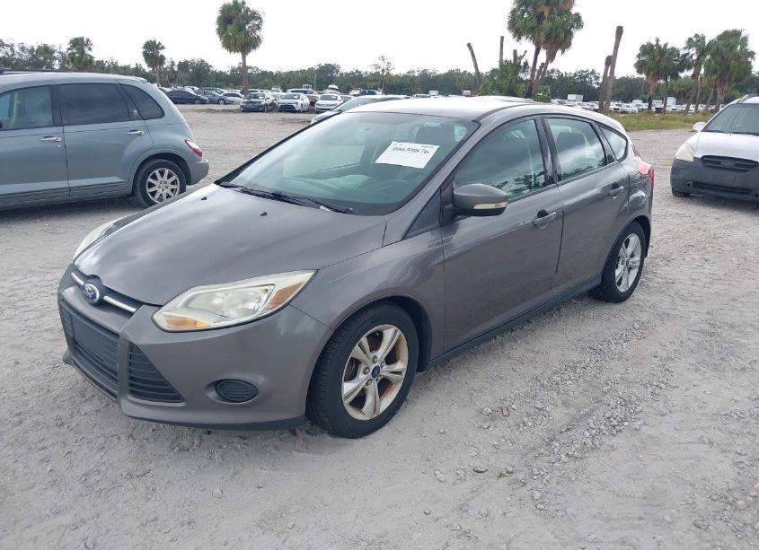 Photo 2 of 2014 Ford Focus SE (VIN 1FADP3K23EL417265)