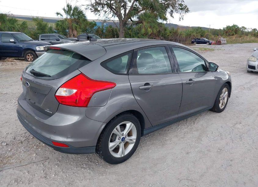 Photo 4 of 2014 Ford Focus SE (VIN 1FADP3K23EL417265)