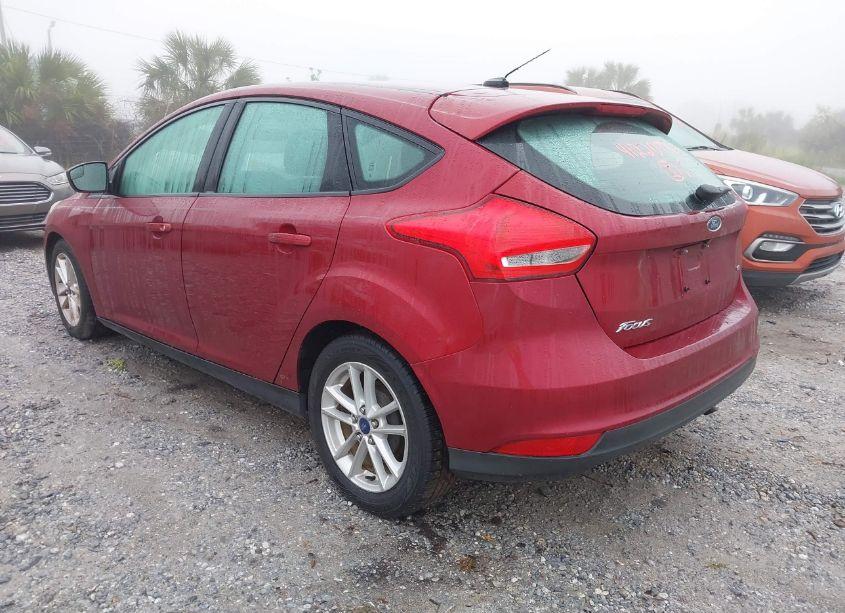 Photo 3 of 2015 Ford Focus SE (VIN 1FADP3K23FL208688)