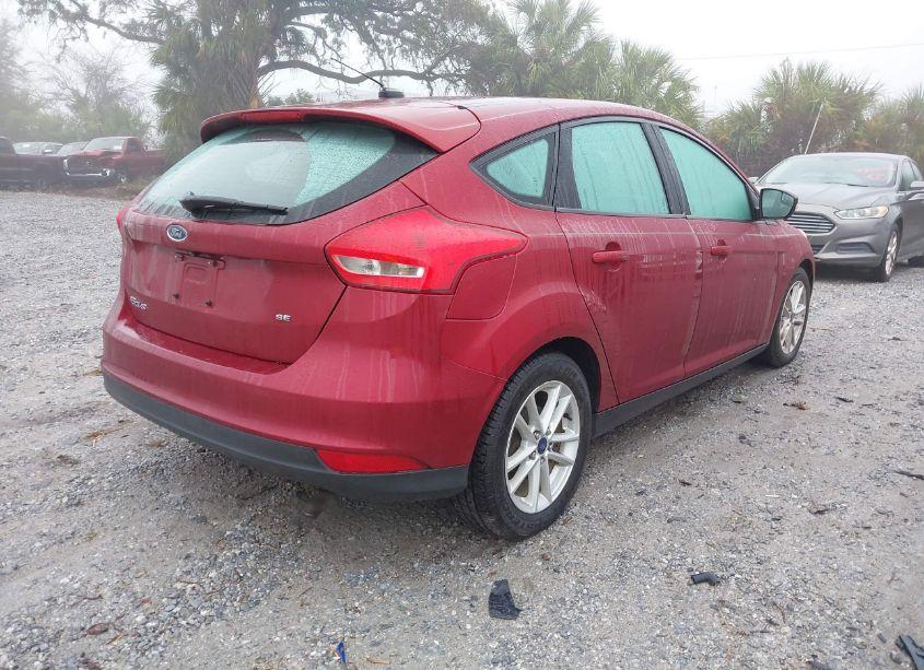 Photo 4 of 2015 Ford Focus SE (VIN 1FADP3K23FL208688)