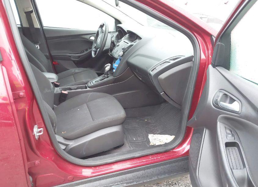 Photo 5 of 2015 Ford Focus SE (VIN 1FADP3K23FL208688)