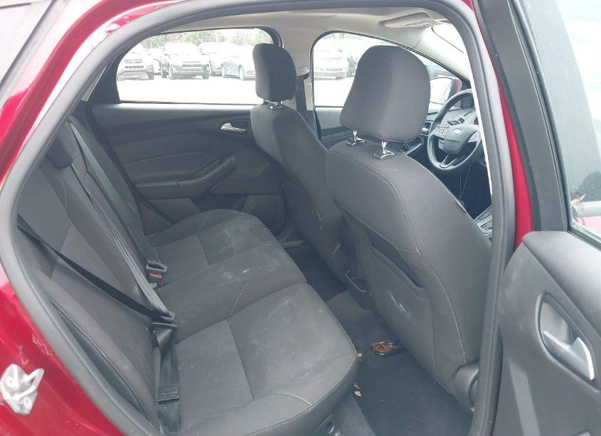 Photo 8 of 2015 Ford Focus SE (VIN 1FADP3K23FL208688)