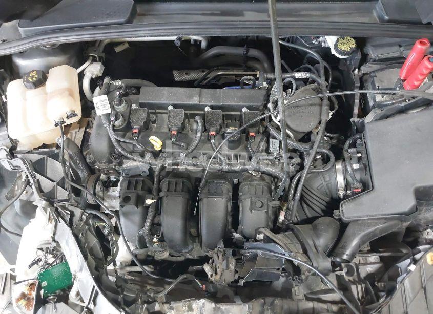 Photo 10 of 2015 Ford Focus SE (VIN 1FADP3K23FL209498)