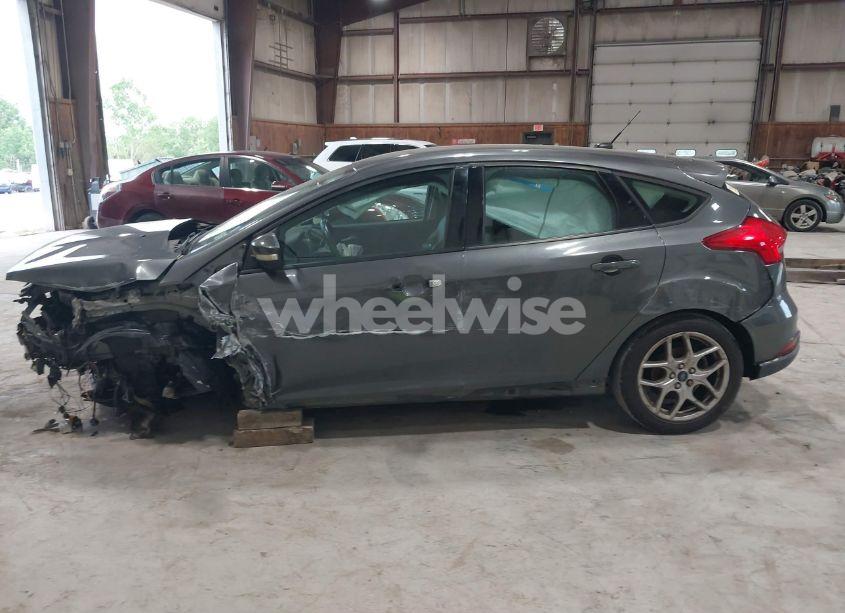 Photo 14 of 2015 Ford Focus SE (VIN 1FADP3K23FL209498)