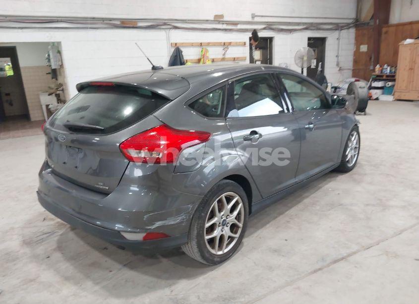 Photo 4 of 2015 Ford Focus SE (VIN 1FADP3K23FL209498)