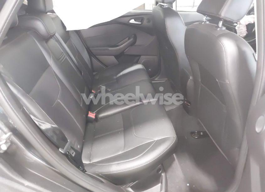 Photo 8 of 2015 Ford Focus SE (VIN 1FADP3K23FL209498)