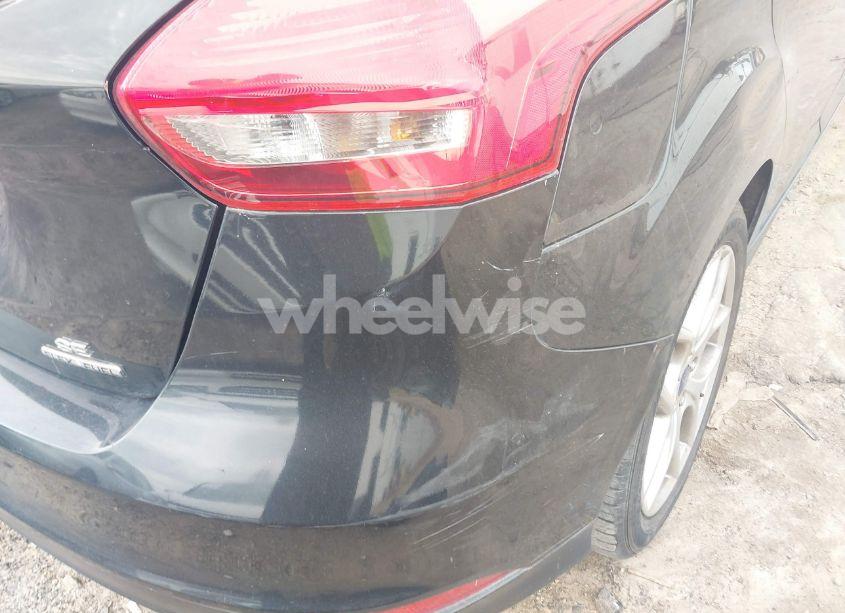 Photo 6 of 2015 Ford Focus SE (VIN 1FADP3K23FL214832)