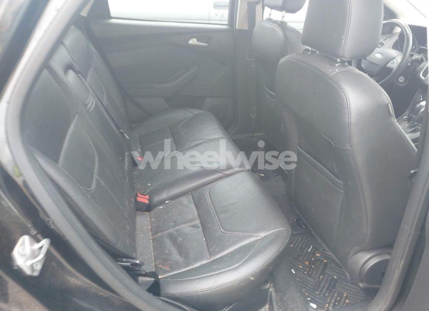 Photo 8 of 2015 Ford Focus SE (VIN 1FADP3K23FL214832)