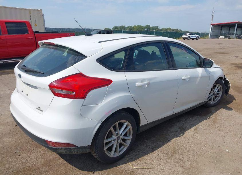Photo 4 of 2015 Ford Focus SE (VIN 1FADP3K23FL220811)