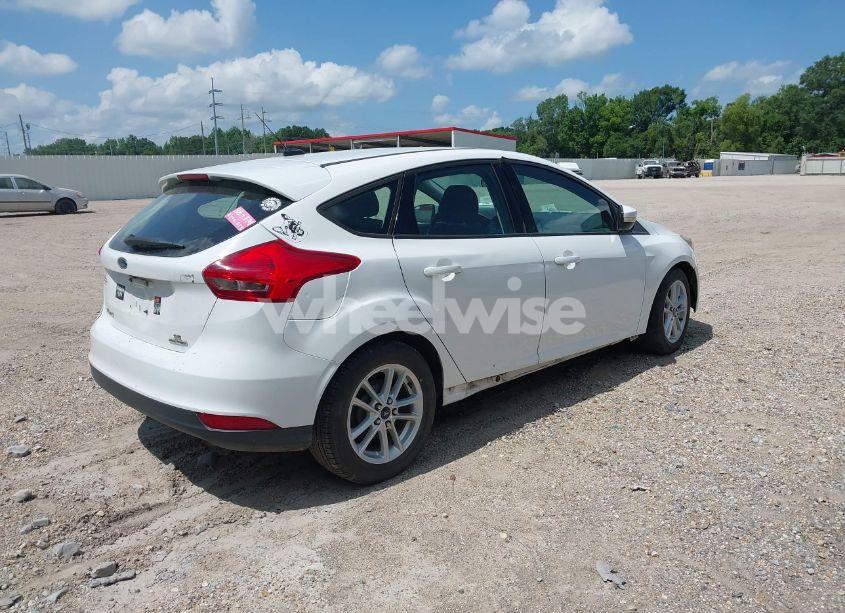 Photo 4 of 2015 Ford Focus SE (VIN 1FADP3K23FL222722)