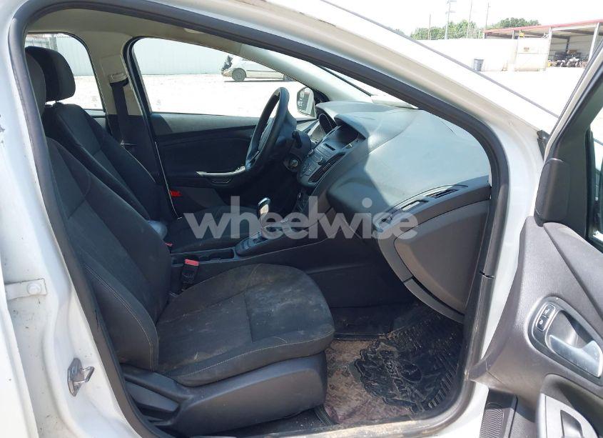 Photo 5 of 2015 Ford Focus SE (VIN 1FADP3K23FL222722)