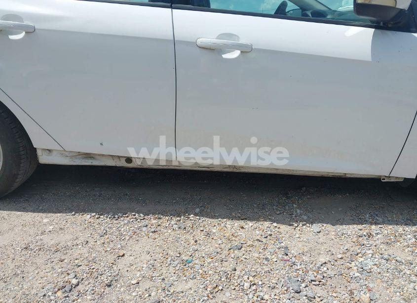 Photo 6 of 2015 Ford Focus SE (VIN 1FADP3K23FL222722)