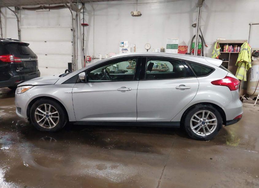Photo 14 of 2015 Ford Focus SE (VIN 1FADP3K23FL222879)