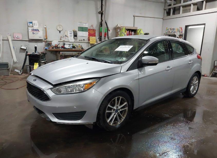 Photo 2 of 2015 Ford Focus SE (VIN 1FADP3K23FL222879)