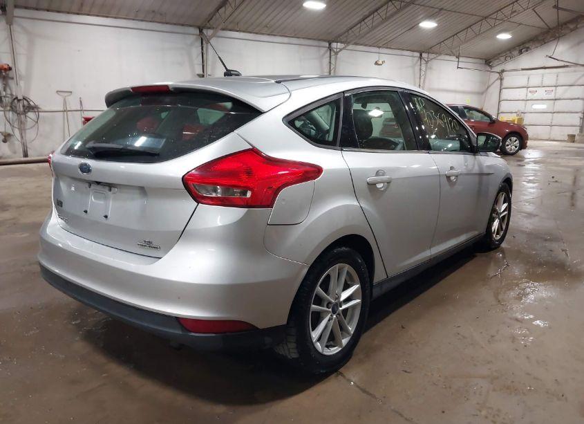Photo 4 of 2015 Ford Focus SE (VIN 1FADP3K23FL222879)
