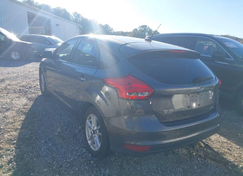 Photo 3 of 2015 Ford Focus SE (VIN 1FADP3K23FL252352)