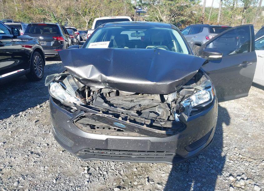 Photo 6 of 2015 Ford Focus SE (VIN 1FADP3K23FL252352)