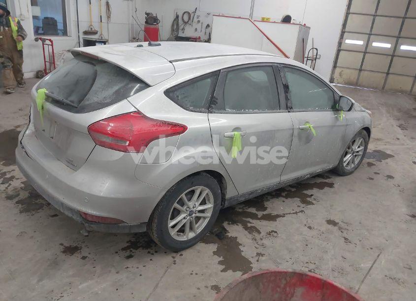 Photo 4 of 2015 Ford Focus SE (VIN 1FADP3K23FL269264)