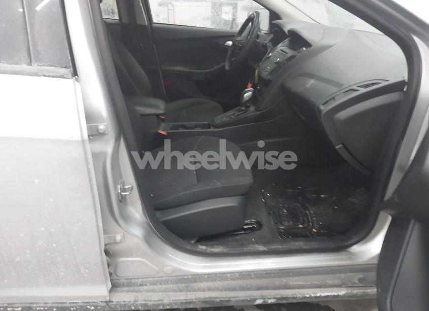 Photo 5 of 2015 Ford Focus SE (VIN 1FADP3K23FL269264)