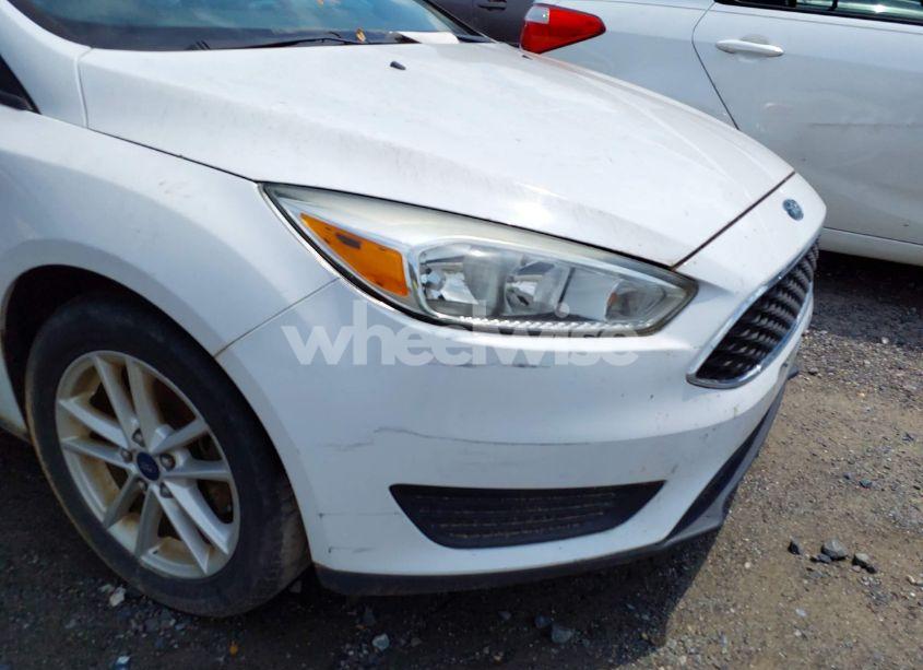 Photo 13 of 2015 Ford Focus SE (VIN 1FADP3K23FL275937)