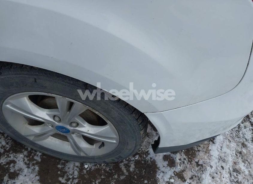 Photo 12 of 2015 Ford Focus SE (VIN 1FADP3K23FL275954)