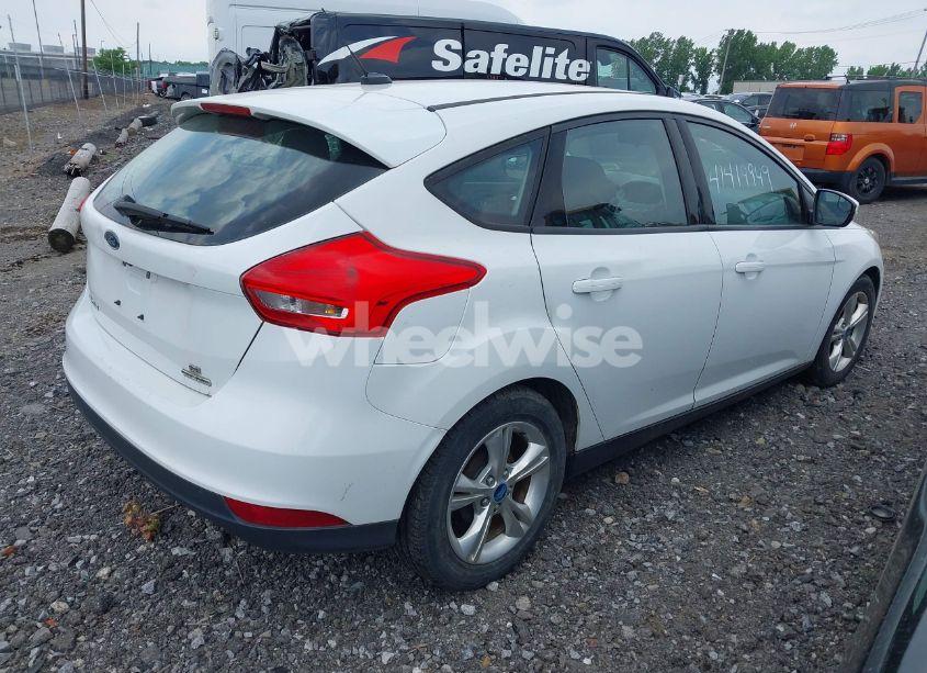 Photo 4 of 2015 Ford Focus SE (VIN 1FADP3K23FL275954)