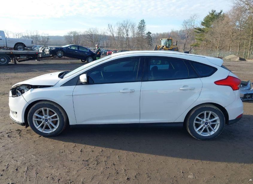 Photo 15 of 2015 Ford Focus SE (VIN 1FADP3K23FL286291)