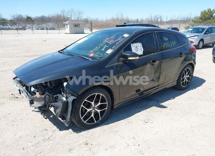 Photo 2 of 2015 Ford Focus SE (VIN 1FADP3K23FL286825)