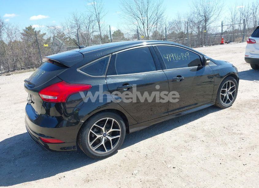 Photo 4 of 2015 Ford Focus SE (VIN 1FADP3K23FL286825)
