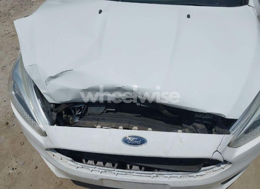Photo 10 of 2015 Ford Focus SE (VIN 1FADP3K23FL294942)