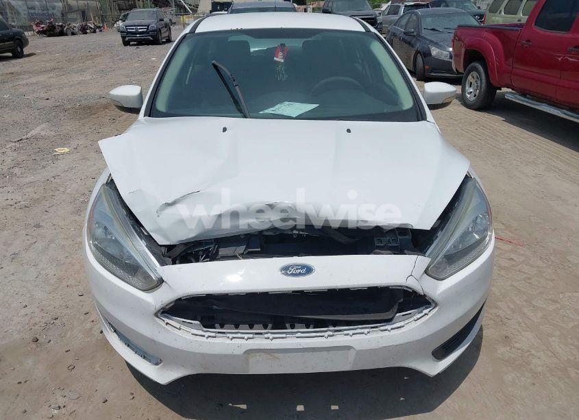 Photo 12 of 2015 Ford Focus SE (VIN 1FADP3K23FL294942)