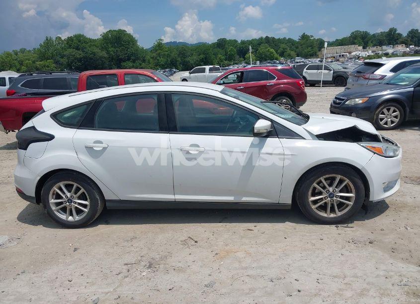 Photo 13 of 2015 Ford Focus SE (VIN 1FADP3K23FL294942)