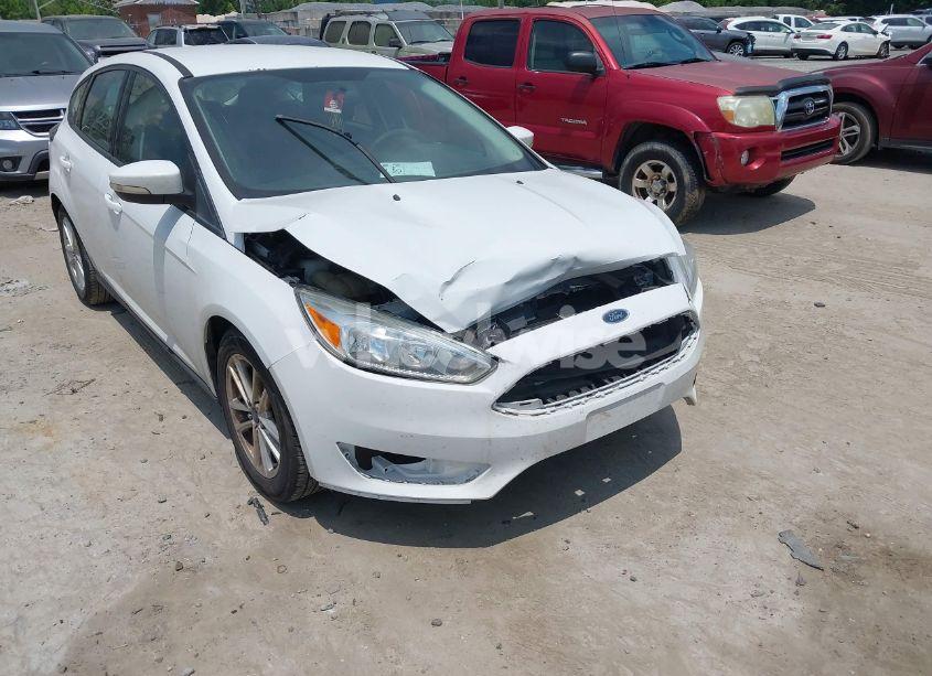 Photo 6 of 2015 Ford Focus SE (VIN 1FADP3K23FL294942)