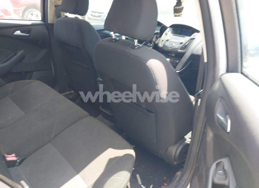 Photo 8 of 2015 Ford Focus SE (VIN 1FADP3K23FL294942)