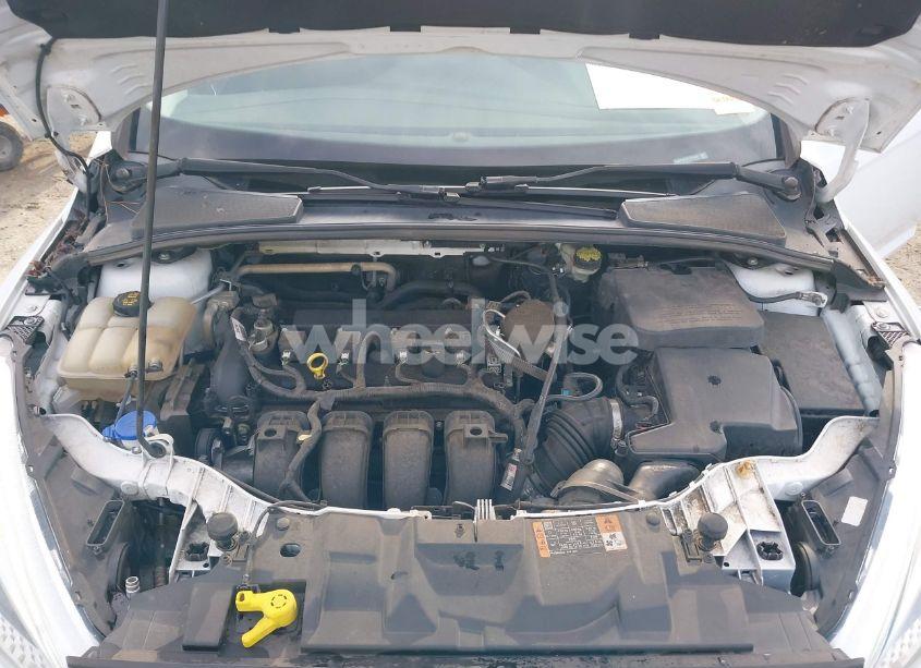 Photo 10 of 2015 Ford Focus SE (VIN 1FADP3K23FL301260)