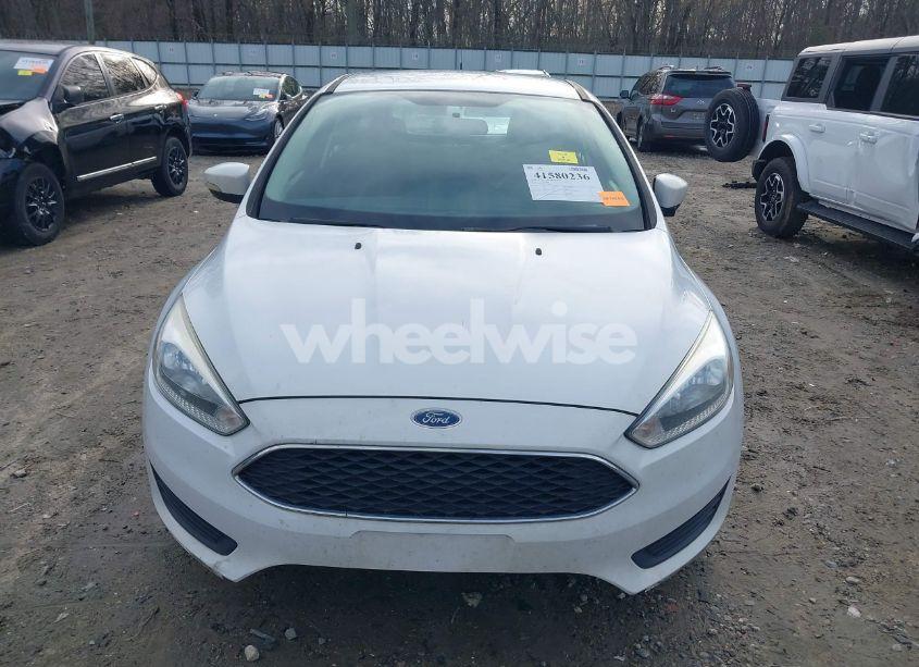 Photo 12 of 2015 Ford Focus SE (VIN 1FADP3K23FL301260)