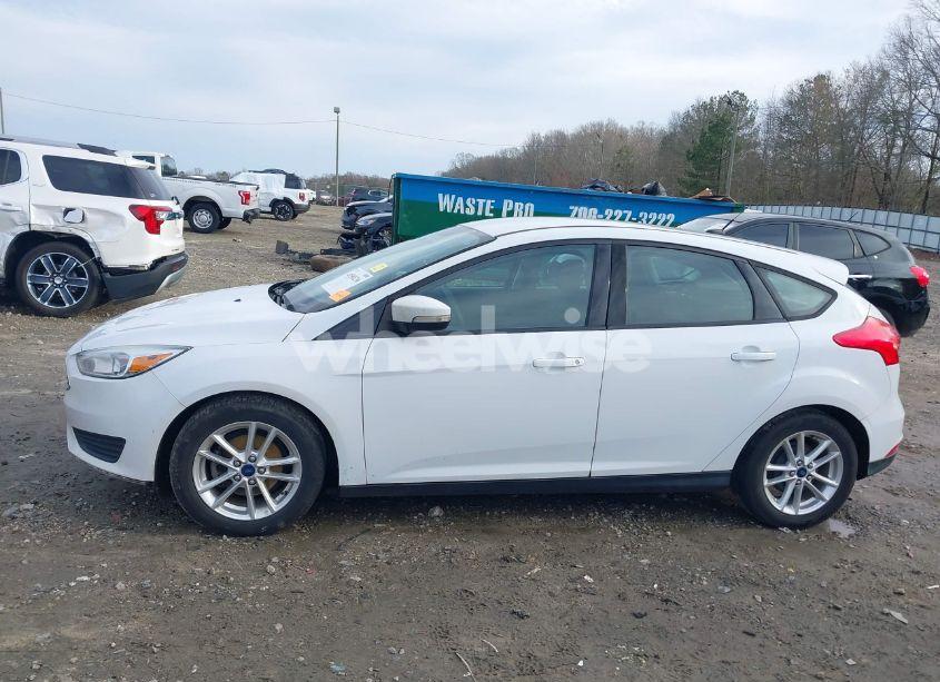 Photo 14 of 2015 Ford Focus SE (VIN 1FADP3K23FL301260)