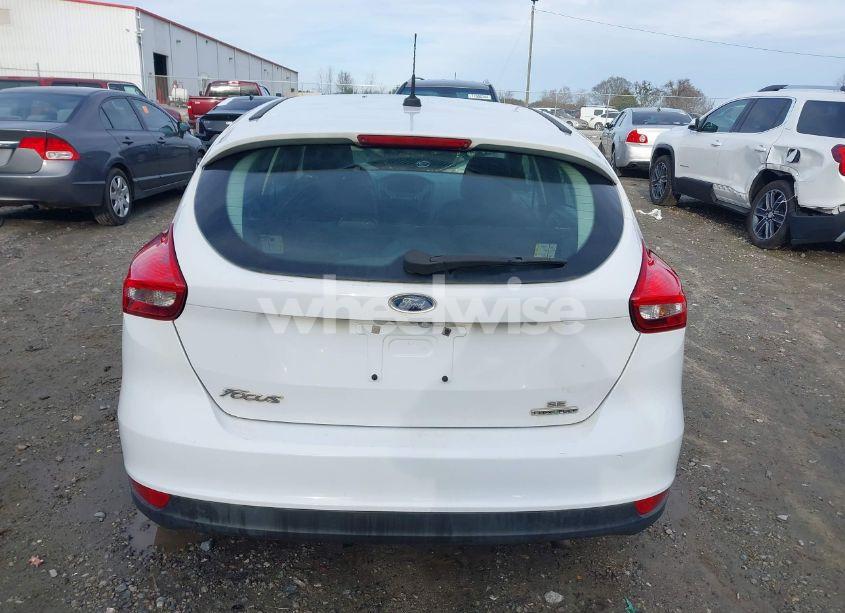 Photo 16 of 2015 Ford Focus SE (VIN 1FADP3K23FL301260)
