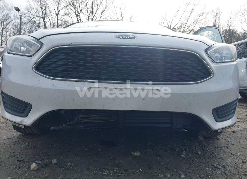 Photo 6 of 2015 Ford Focus SE (VIN 1FADP3K23FL301260)