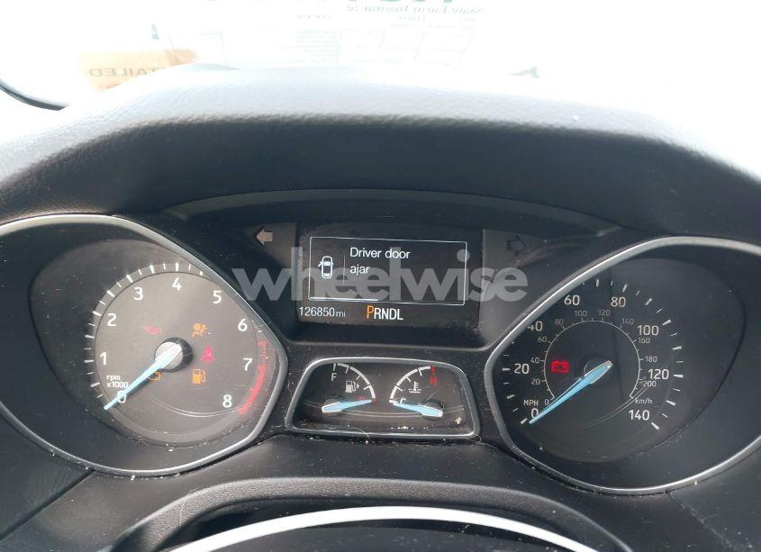 Photo 7 of 2015 Ford Focus SE (VIN 1FADP3K23FL301260)