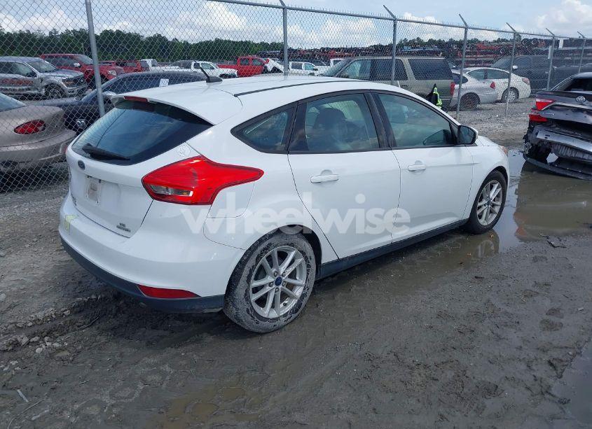 Photo 4 of 2015 Ford Focus SE (VIN 1FADP3K23FL301307)